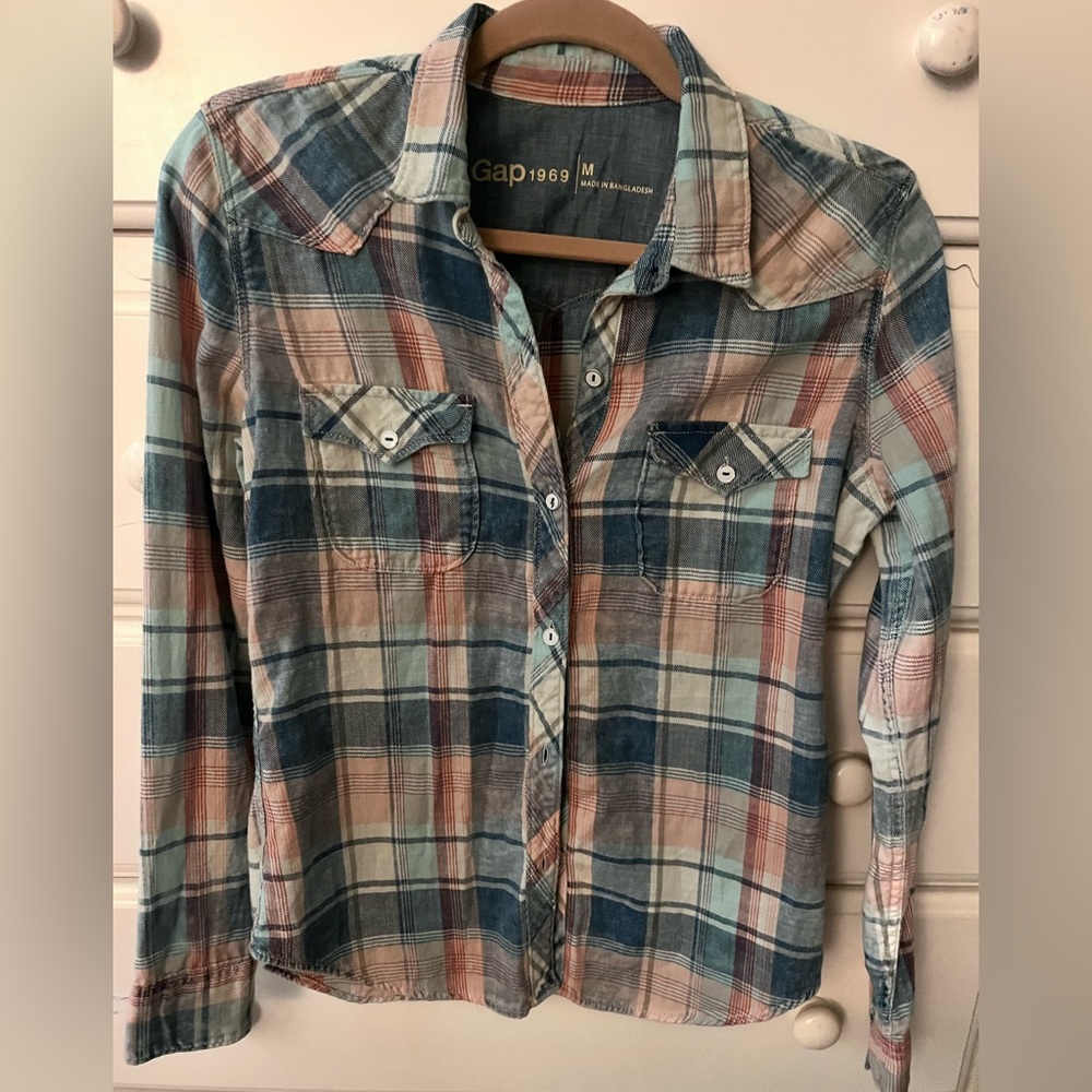 Gap Women's Plaid Button Down Shirt - Blue and Pink